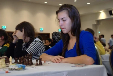 ما مدى جودة الأخوات بوتيز في لعبة الشطرنج؟