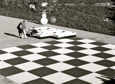 O conjunto de xadrez pop art dos anos 1960
