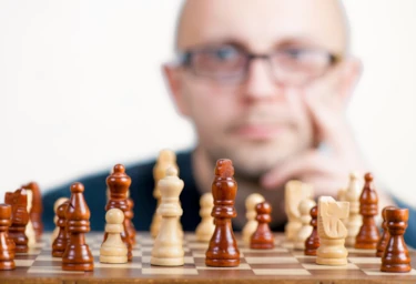 8 אתרי השחמט המקוון המובילים בחינם לשיפור המיומנויות שלך בשנת 2023