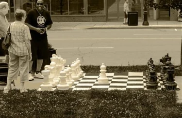 He aha ka lula pawn square ma ka chess?